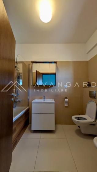 Apartament cu 3 camere semidecomandat în Europa