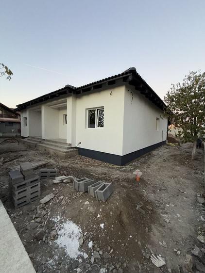 Casă cu 3 camere în Utvin