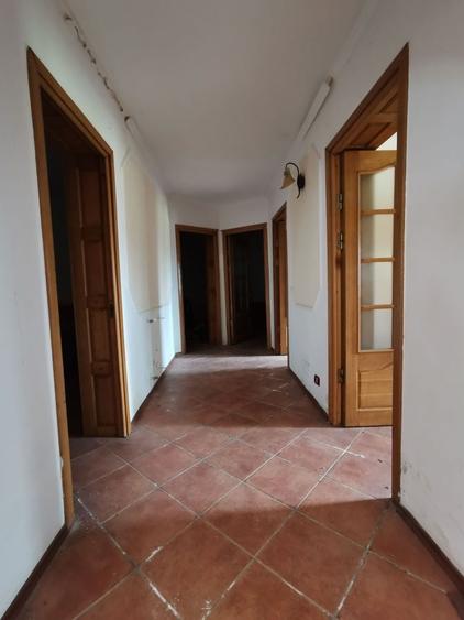 Casă individuală cu 6 camere cu Canalizare în Urechești