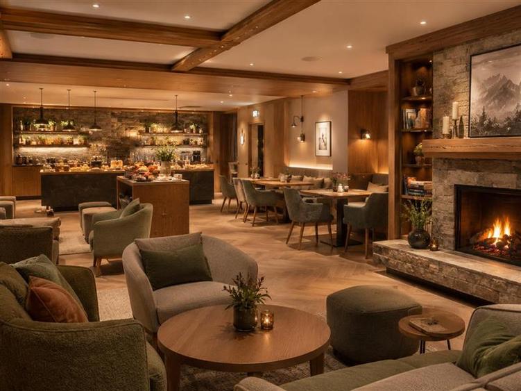Hotel/Pensiune, de 1,200 mp, în Bran