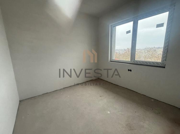 Duplex cu 6 camere cu Canalizare în Borhanci