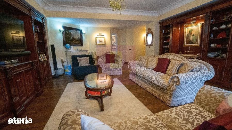 Apartament cu 4 camere decomandat în Clăbucet