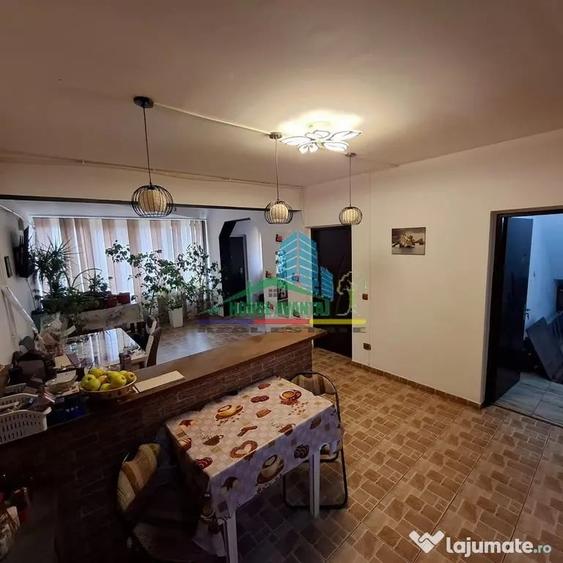 Casă cu 5 camere cu Teren 157 Mp în Central