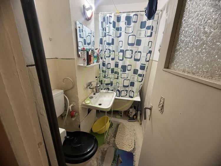 Apartament cu 2 camere semidecomandat, mobilat în Craiovița Nouă