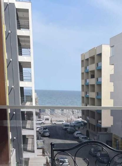 Apartament cu 3 camere semidecomandat în Nord