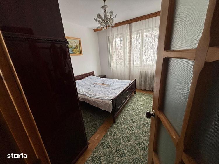 Apartament cu 3 camere decomandat, mobilat în Central