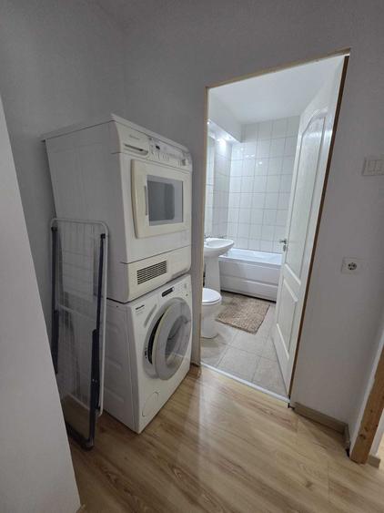 Apartament cu 2 camere semidecomandat în Aleea Carpați