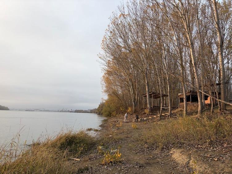 Proprietate unica pe malul Dunarii in Galati ultimul lot de 2300 - 1
