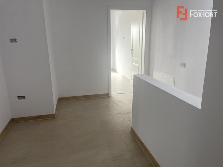 Duplex cu 4 camere cu Canalizare în Moșnița Veche