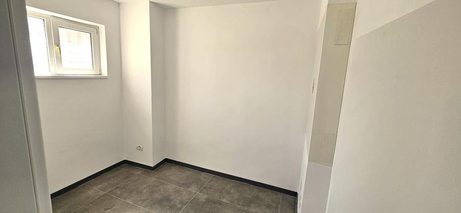 Spațiu comercial, de 100 mp, în Poarta 6