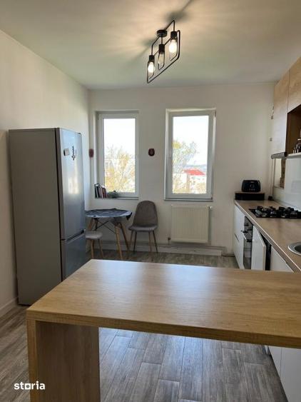 Apartament cu 3 camere, mobilat în Zorilor