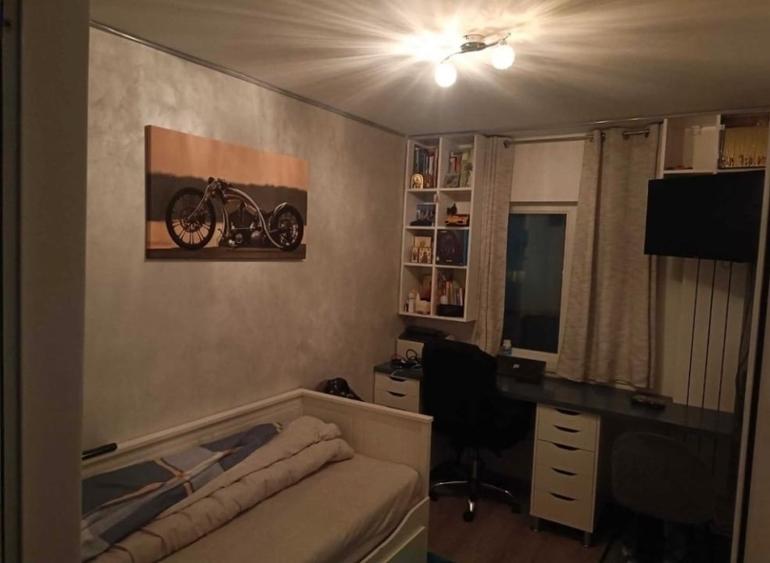 Apartament cu 3 camere decomandat în Moara de foc