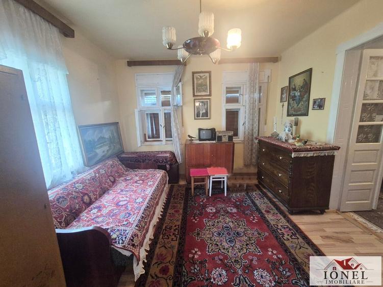 Casă individuală cu 3 camere cu Canalizare în Ciugudu de Sus