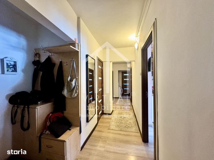 Apartament cu 4 camere decomandat în Est