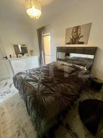 Casă cu 5 camere cu Teren 373 Mp în Central