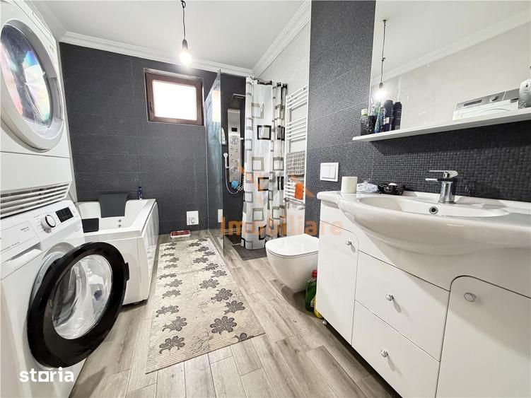Casă cu 5 camere cu Teren 2385 Mp în Tileagd