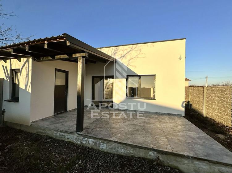 Casă cu 3 camere cu Canalizare în Bucovăț (Remetea Mare)