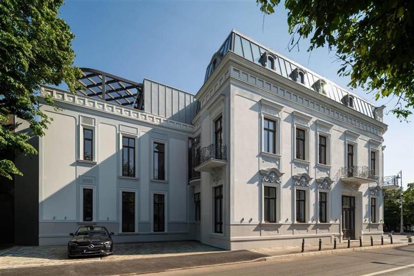 Birou, de 290.32998657227 mp, în Calea Victoriei