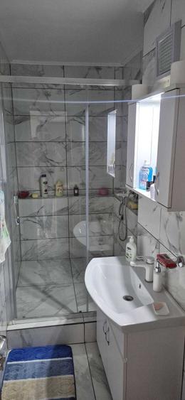 Apartament cu 2 camere decomandat în Petros