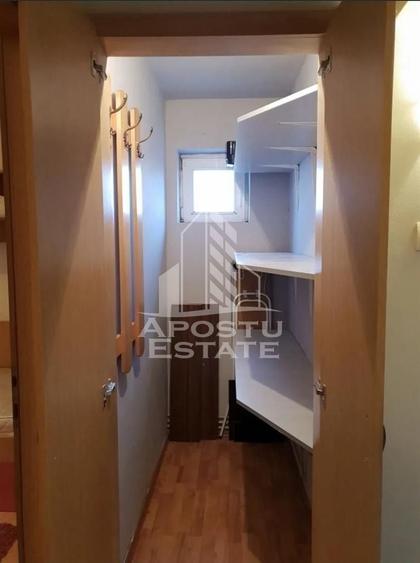 Apartament cu 3 camere decomandat, mobilat în Micălaca