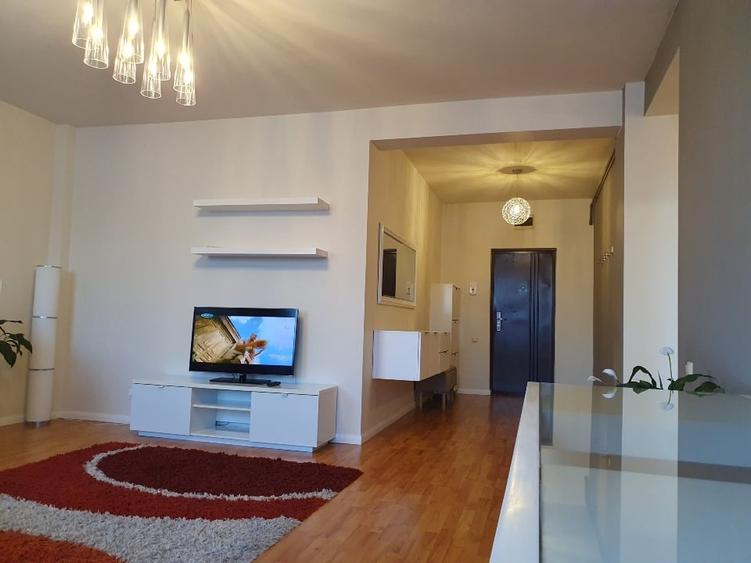 Apartament cu 2 camere decomandat, mobilat în Central