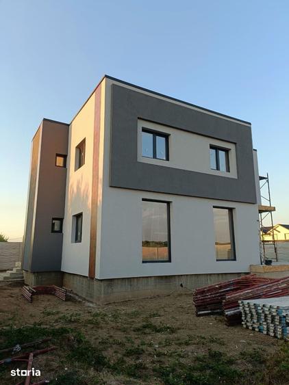 Casă cu 4 camere cu Teren 950 Mp în Balotești
