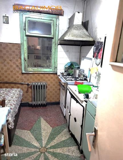 Apartament cu 3 camere semidecomandat în 9 Mai