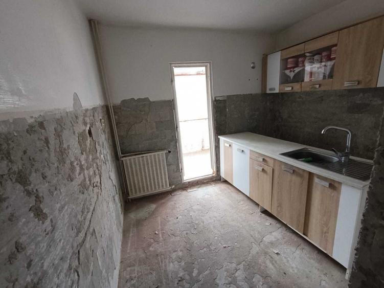 Apartament cu 2 camere decomandat în Gara