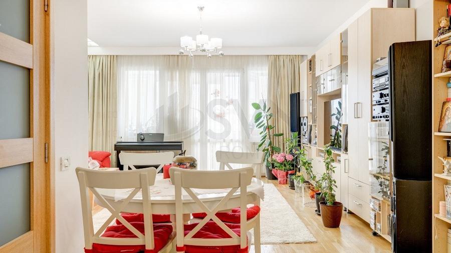 Apartament cu 4 camere semidecomandat în Floreasca