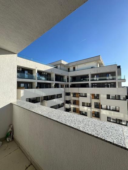 Apartament cu 3 camere decomandat, mobilat în Parcul Carol