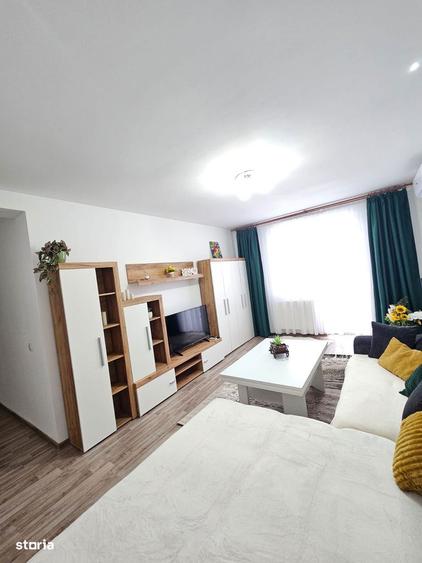 Apartament cu 2 camere decomandat în Tractorul