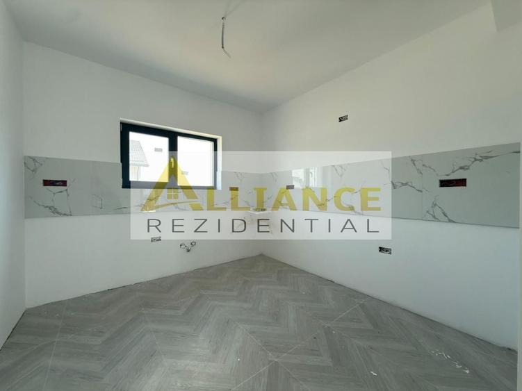 Casă individuală cu 4 camere decomandat cu Canalizare în Berceni