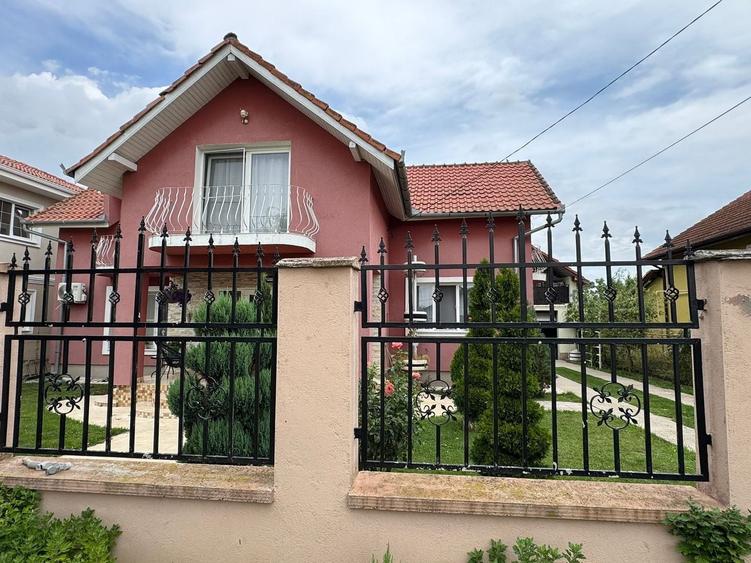 Casă individuală cu 5 camere cu Canalizare în Moșnița Nouă
