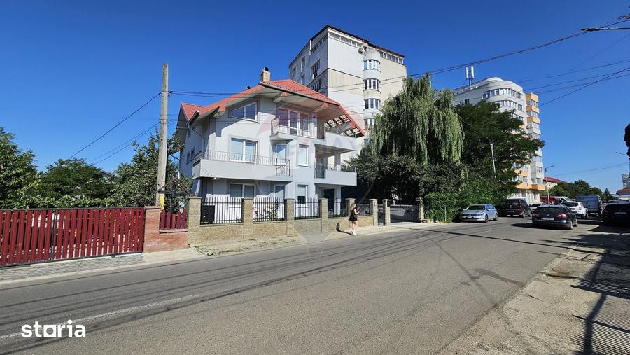 Casă cu 8 camere cu Teren 811 Mp în Obcini