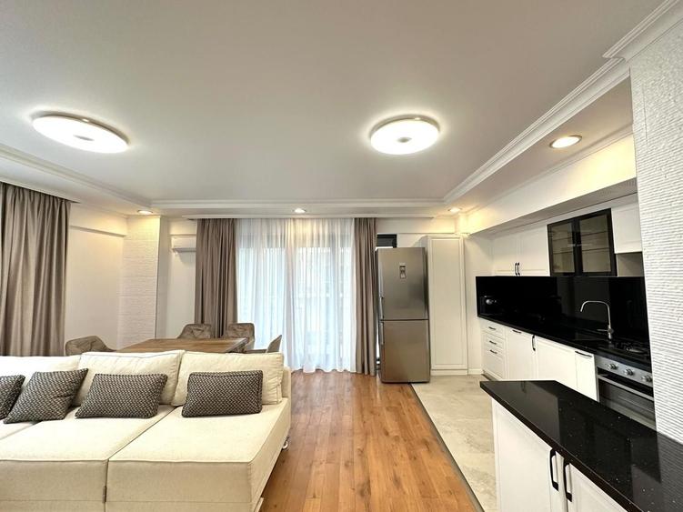 Apartament cu 3 camere decomandat, mobilat în Iancu Nicolae