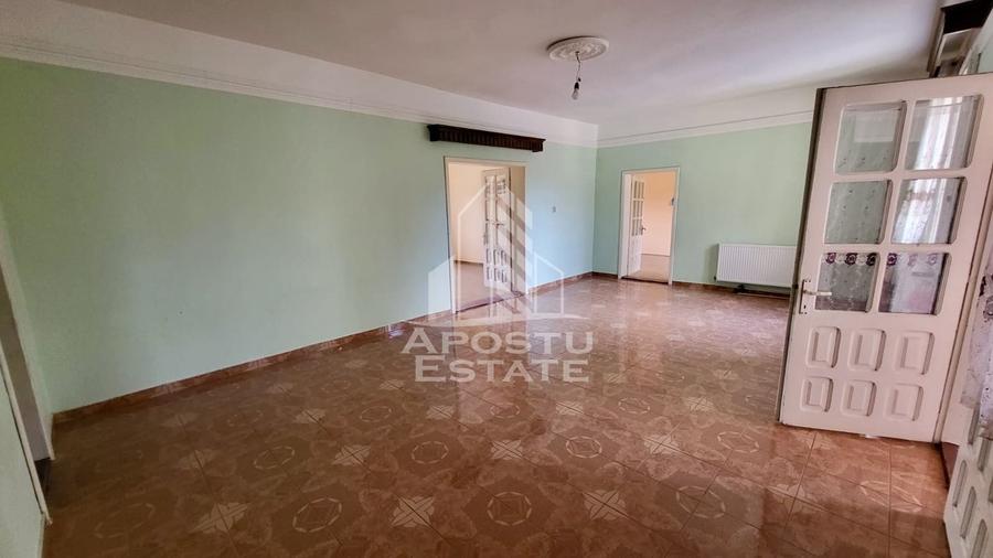 Casă individuală cu 12 camere cu Canalizare în Șagului