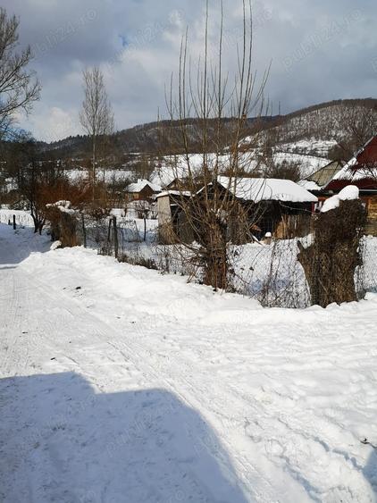 Casă cu Teren 1400 Mp în Strâmtura