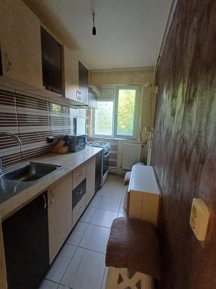 Vand Apartament cu 3 camere , etaj 1 - 13