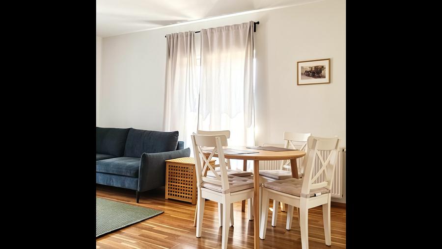 Apartament cu 2 camere decomandat în 1 Decembrie 1918