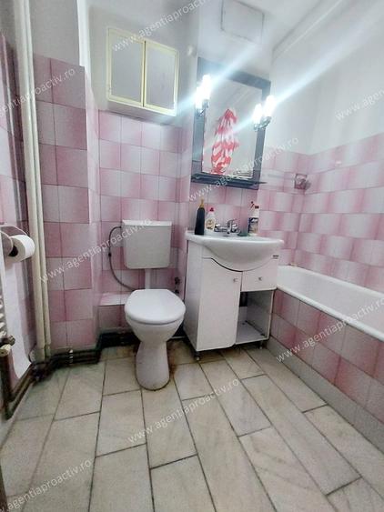 Apartament cu 4 camere semidecomandat în Port