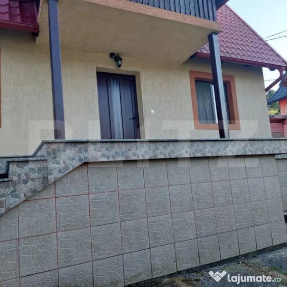 Casă cu 3 camere cu Teren 476 Mp în Central