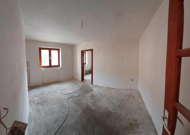 Apartament cu 2 camere semidecomandat în Sud