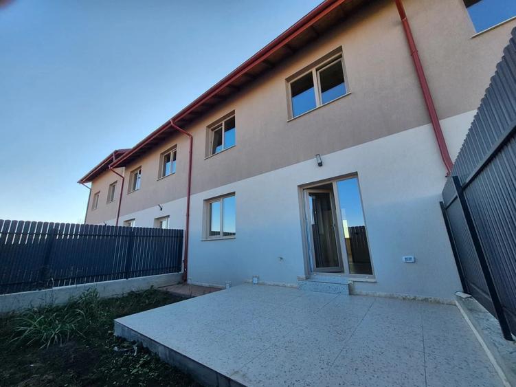 Apartament cu 3 camere semidecomandat în Valea Lupului
