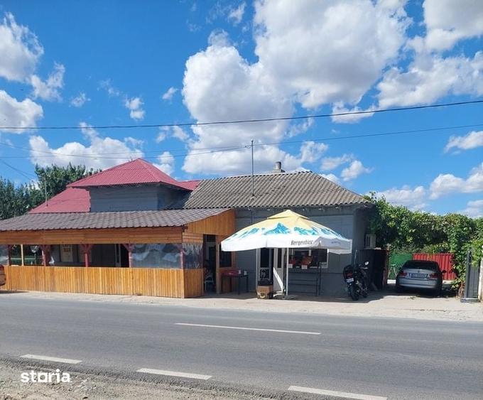 Casă cu 4 camere cu Teren 900 Mp în Roseți