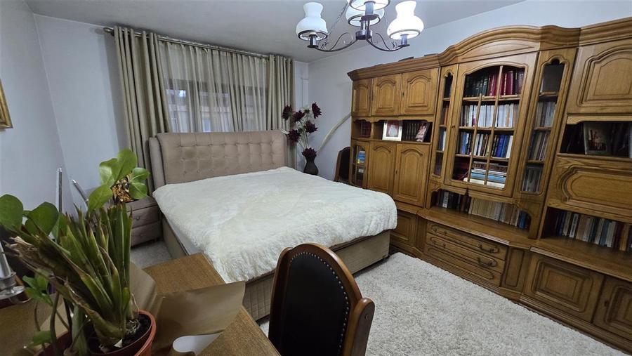 Apartament cu 3 camere decomandat, mobilat în Burdujeni