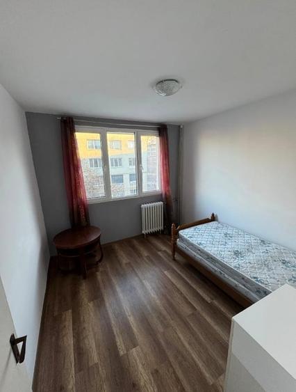 Apartament cu 3 camere decomandat în Militari