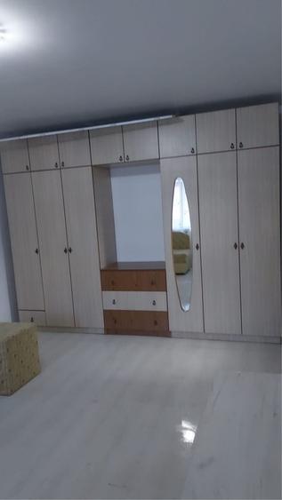 Garsonieră decomandată în Lacu