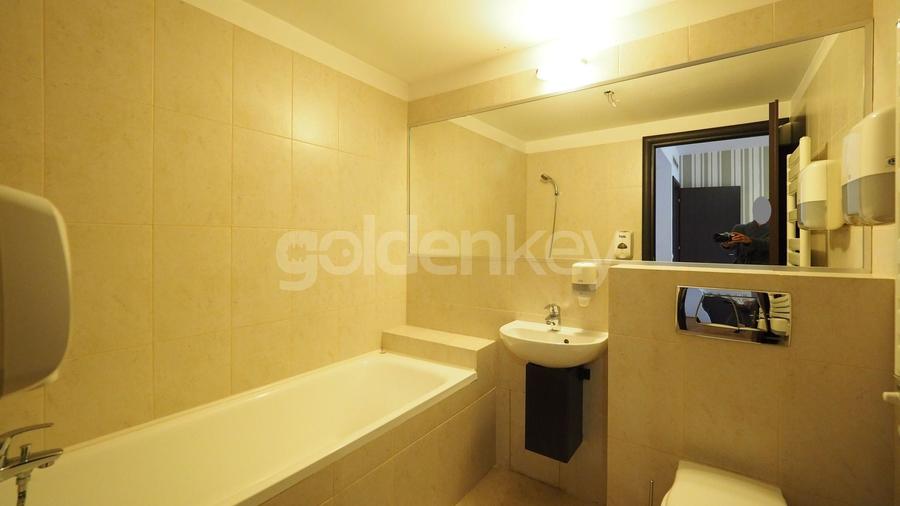 Apartament cu 3 camere semidecomandat în Herăstrău