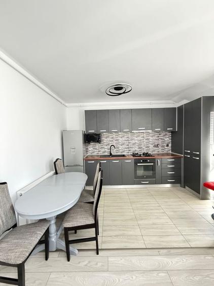 Apartament cu 2 camere semidecomandat, mobilat în Florești