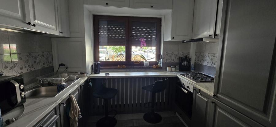 Apartament 3 camere de vanzare, Brown Residence Metalurgiei, Sector 4 - 4